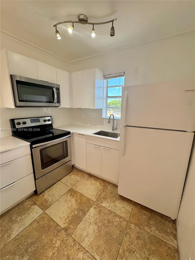 2-bedroom rental at 1020 SW 7th Street #9, Miami