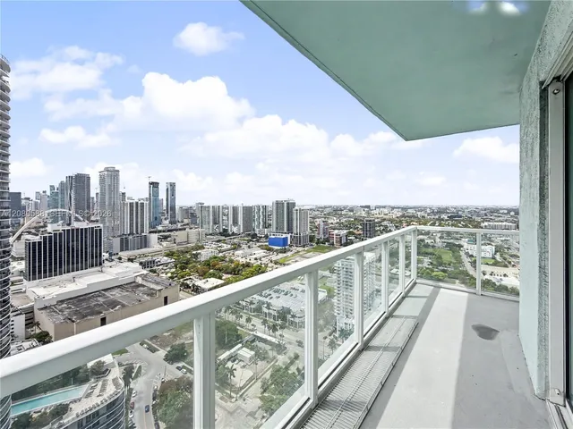 2-bedroom rental at 1900 N Bayshore Drive #3911, Miami