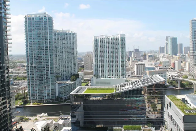 1-bedroom rental at 45 SW 9th Street #2809, Miami