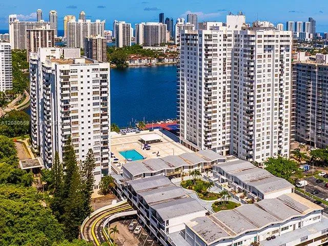 2-bedroom rental at 2780 NE 183rd Street #1802, Aventura