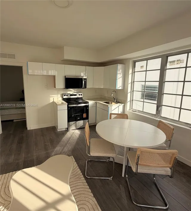 20-bedroom rental at 1525 Euclid Avenue #2, Miami Beach