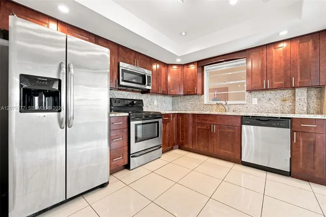 2-bedroom rental at 200 NE 12th Avenue #1D, Hallandale Beach