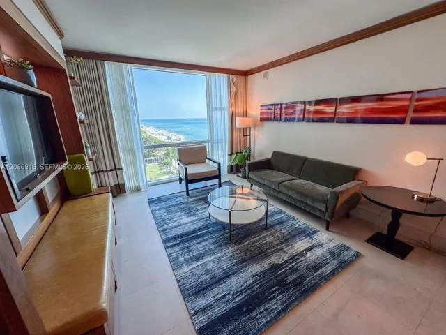 1-bedroom rental at 6801 Collins Avenue #815 (door number), Miami Beach