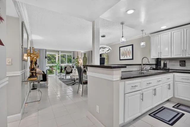 2-bedroom home at 9201 Sunrise Lakes Boulevard #202, Sunrise