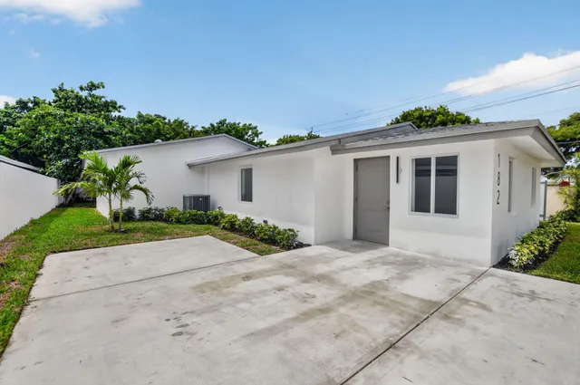 4-bedroom home at 182 SW 6 Street, Deerfield Beach