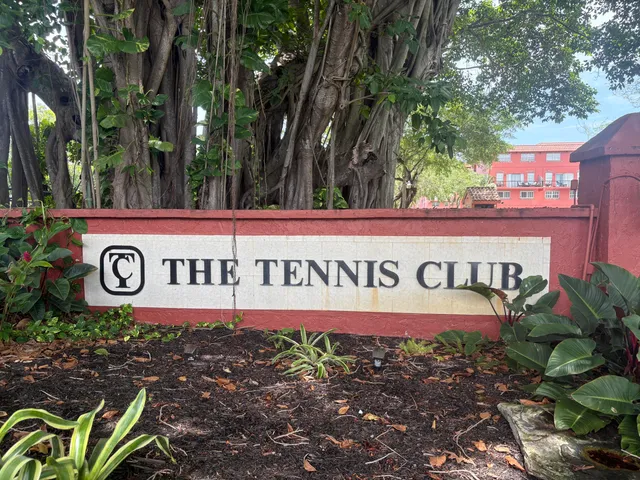 2-bedroom rental at 680 TENNIS CLUB Drive #303, Fort Lauderdale