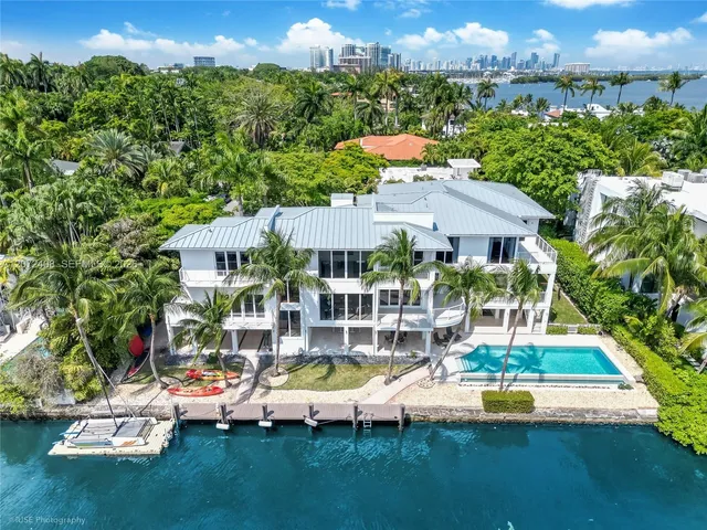 6-bedroom home at 3835 Carole Court, Miami