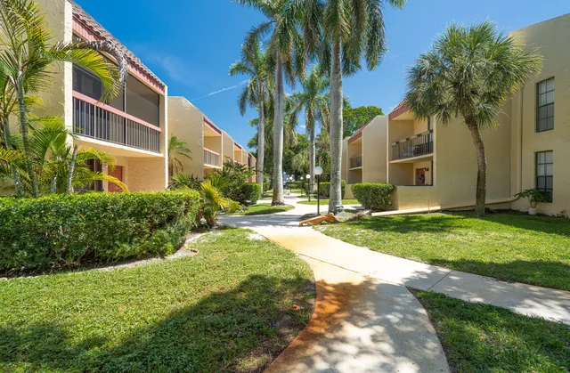 2-bedroom home at 769 SE 1st Way #85, Deerfield Beach