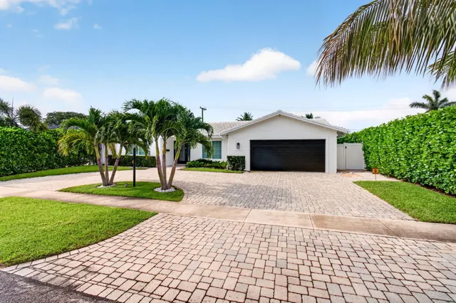 3-bedroom rental at 998 SW 7th Street, Boca Raton