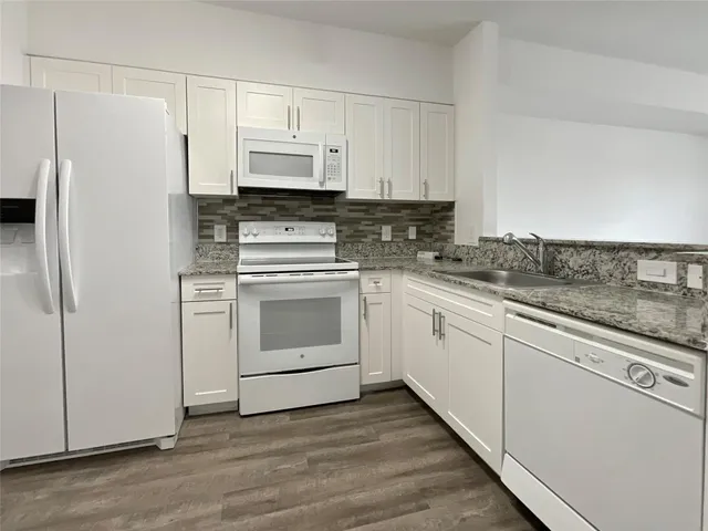 2-bedroom rental at 18335 NW 68 Avenue #255-629, Hialeah