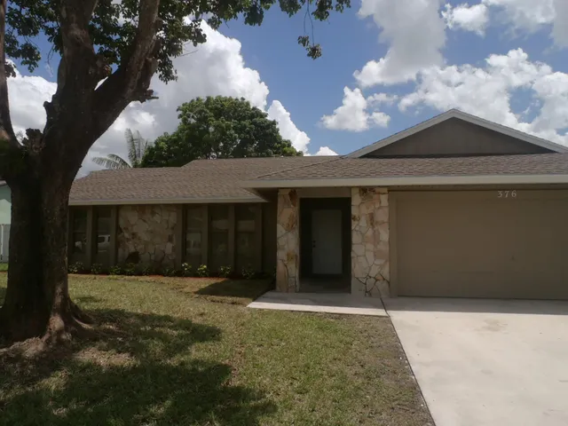 3-bedroom rental at 376 La Mancha Avenue, Royal Palm Beach