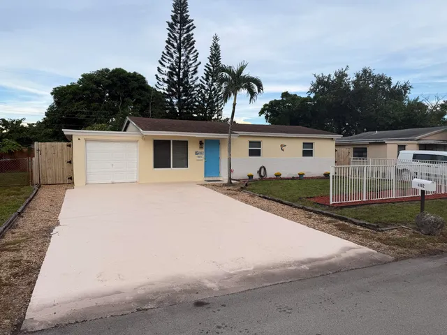 3-bedroom rental at 4852 SW 44TH Terrace, Dania Beach