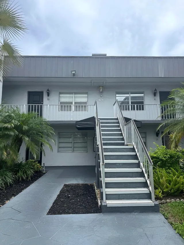 2-bedroom rental at 32 NORMANDY A #32, Delray Beach