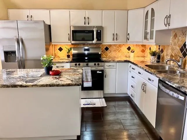 3-bedroom home at 3910 Inverrary Boulevard #304-B, Lauderhill