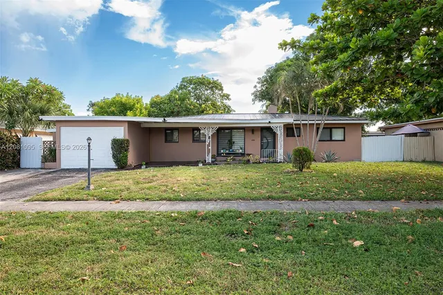 3-bedroom home at 1024 Long Island Avenue, Fort Lauderdale