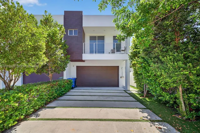 4-bedroom home at 904 NE 15th Avenue, Fort Lauderdale