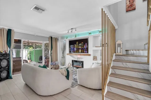 2-bedroom home at 789 Crystal Lake Drive, Deerfield Beach