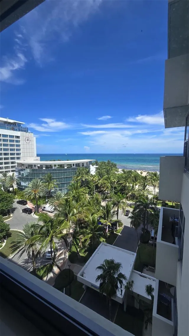 1-bedroom rental at 2899 Collins Avenue #1005, Miami Beach