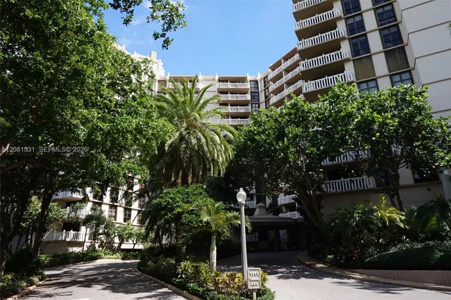 2-bedroom rental at 1121 Crandon Boulevard #E1006, Key Biscayne