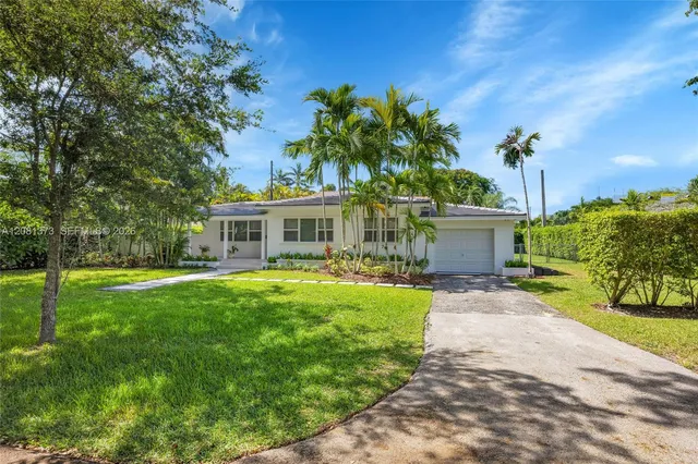 3-bedroom rental at 1540 Sarria Avenue, Coral Gables