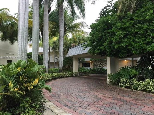 1-bedroom rental at 8950 SW 69th Court #114, Pinecrest