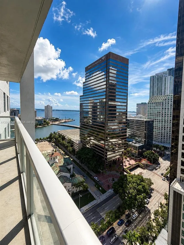 1-bedroom rental at 500 Brickell Avenue #2504, Miami