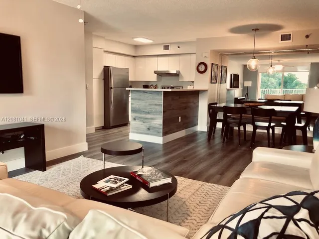 2-bedroom rental at 19999 E Country Club Drive #1401, Aventura
