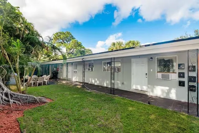 Commercial at 1017 NE 14th Avenue, Fort Lauderdale