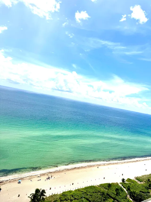 1-bedroom rental at 16699 COLLINS Avenue #2410, Sunny Isles Beach