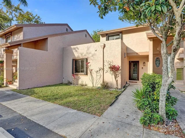 3-bedroom rental at 6 CHESTNUT Circle, Cooper City