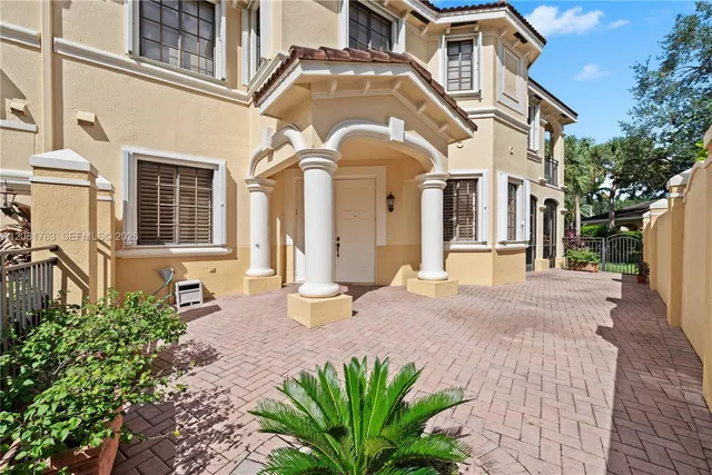 3-bedroom home at 1634 Passion Vine Circle #31-2, Weston