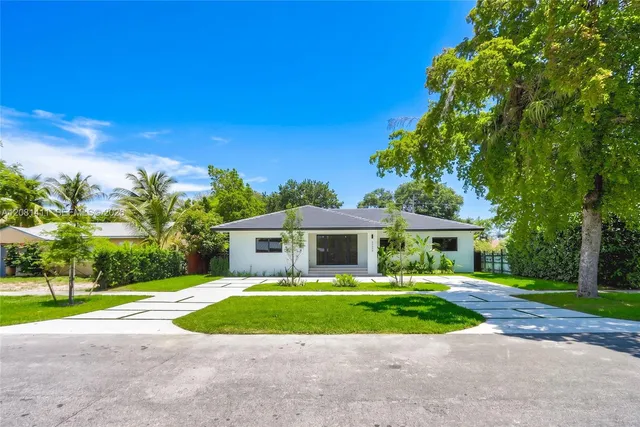 4-bedroom home at 6853 S Waterway Drive, Miami