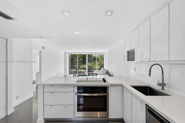 1-bedroom rental at 3301 N Country Club Drive #310, Aventura