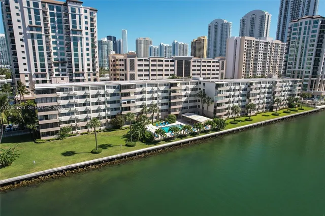 1-bedroom rental at 220 Kings Point Drive #304, Sunny Isles Beach