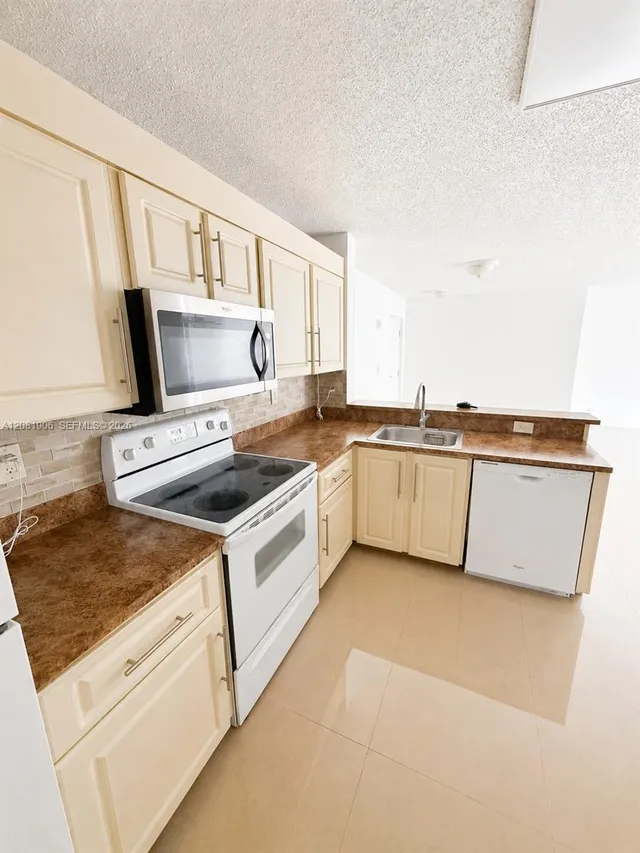 1-bedroom rental at 10131 W Sunrise Boulevard #204, Plantation