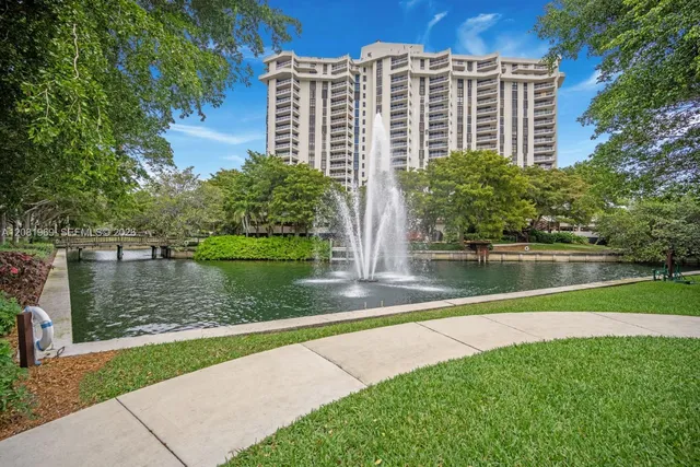 1-bedroom rental at 2000 Towerside Terrace #408, Miami