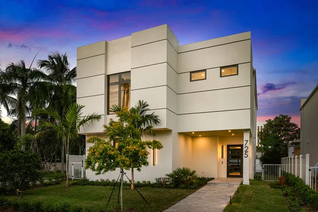 5-bedroom home at 715 SE 4th Avenue, Delray Beach