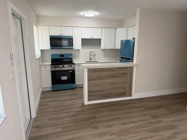 2-bedroom rental at 2723 Griffin Road #1-3, Fort Lauderdale