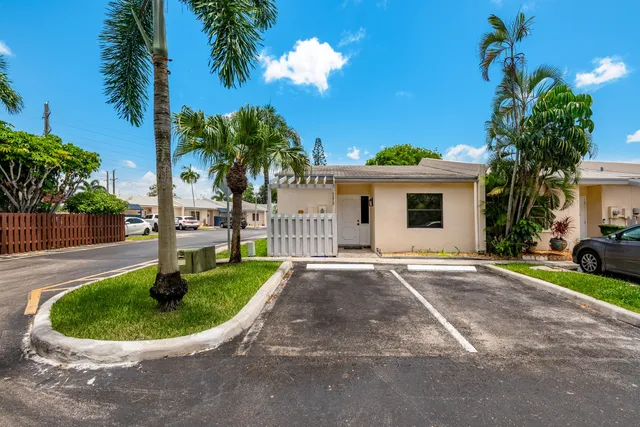 2-bedroom rental at 9279 NW 17TH Court, Pembroke Pines
