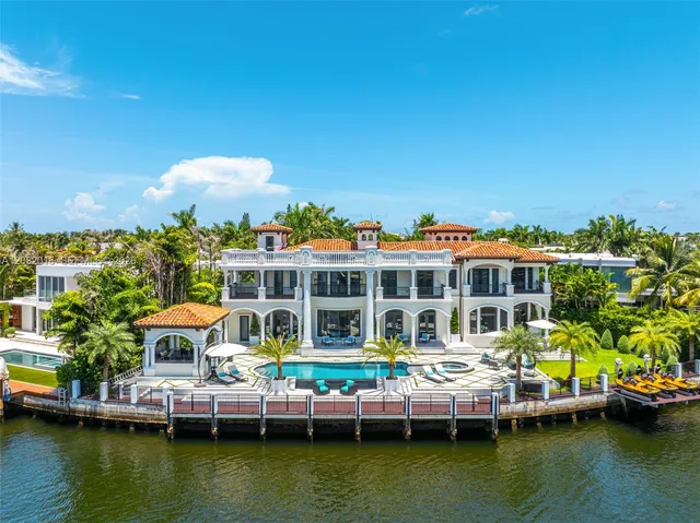 8-bedroom home at 498 N Parkway Parkway, Golden Beach