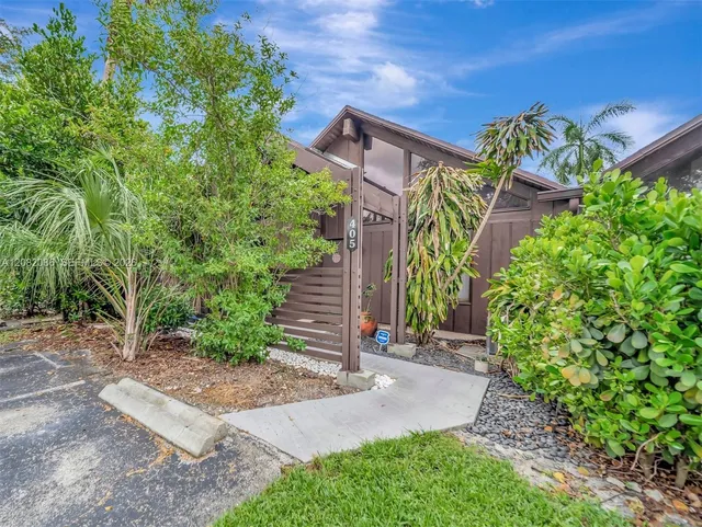2-bedroom home at 405 N University Drive #3-12, Plantation