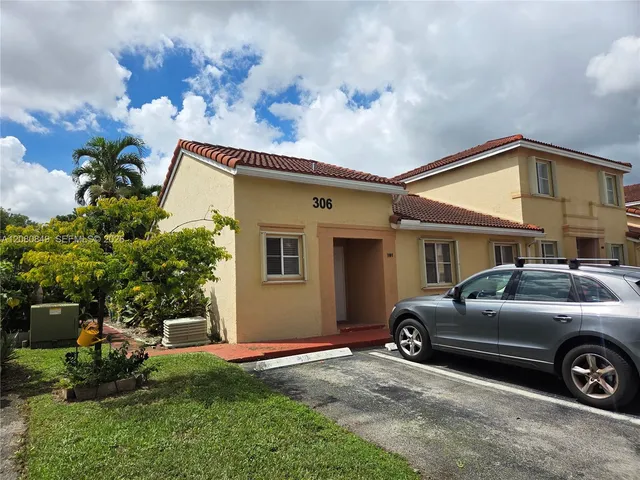 3-bedroom home at 306 NW 114th Avenue #3-101, Sweetwater