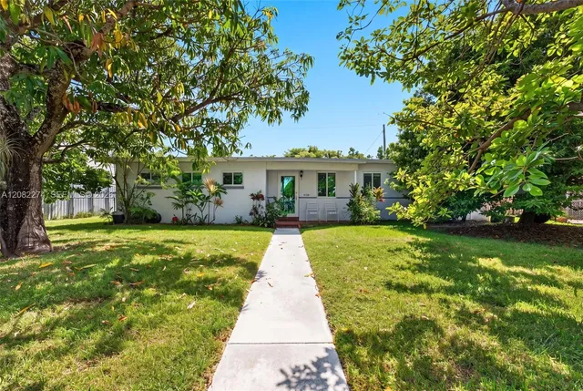 3-bedroom home at 4105 SW 116th Avenue, Miami