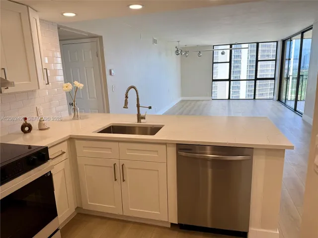 2-bedroom home at 20335 W Country Club Drive #1203, Aventura