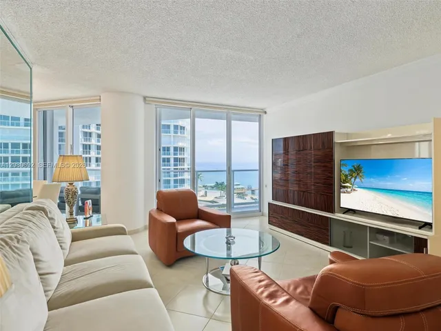 2-bedroom rental at 16445 Collins Avenue #825, Sunny Isles Beach