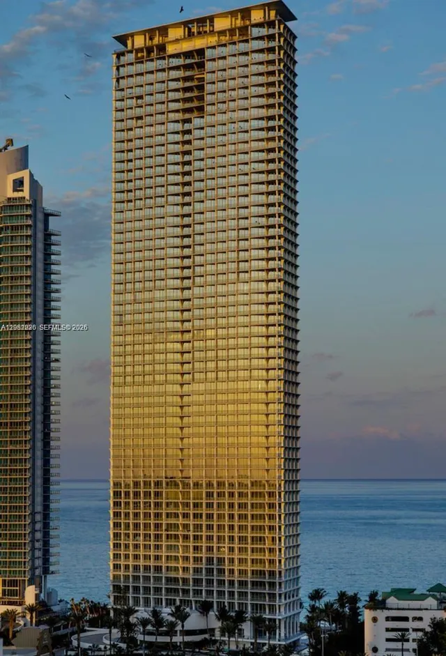1-bedroom rental at 16901 Collins Avenue #704, Sunny Isles Beach