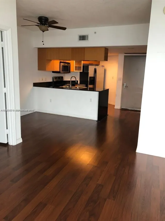 2-bedroom rental at 1750 N Bayshore Drive #3015, Miami