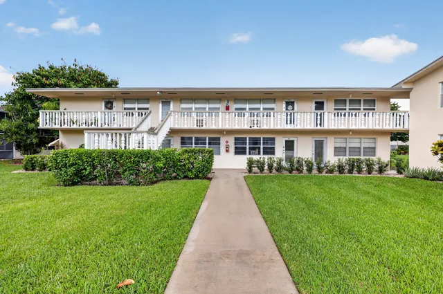 1-bedroom home at 210 Canterbury J #1, West Palm Beach
