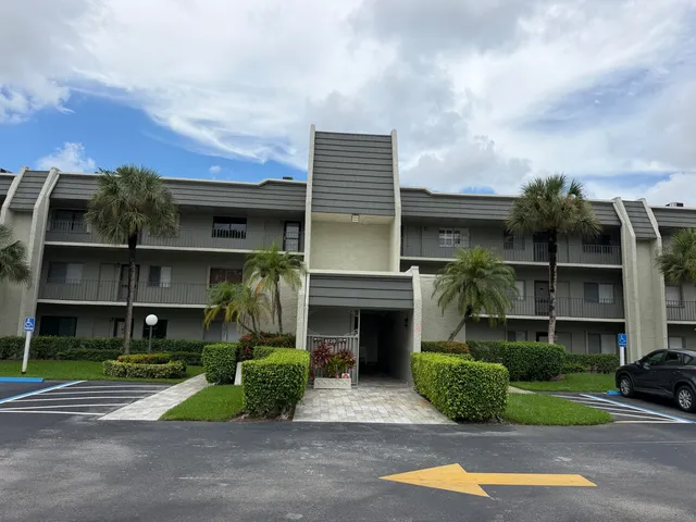 1-bedroom home at 4120 Tivoli Court #208, Lake Worth