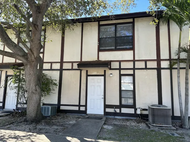 2-bedroom rental at 5145 BRECKENRIDGE Place #35, West Palm Beach
